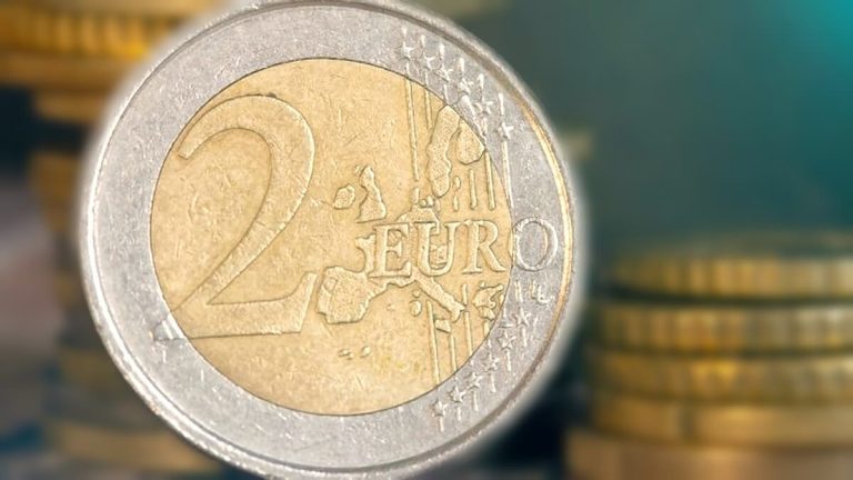 Ces pieces de 2 E recentes peuvent valoir jusqua 2 500 E verifiez celles que vous avez chez vous