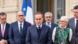 Des couvre feux partiels seront instaures dans plusieurs secteurs en France annonce le Premier ministre