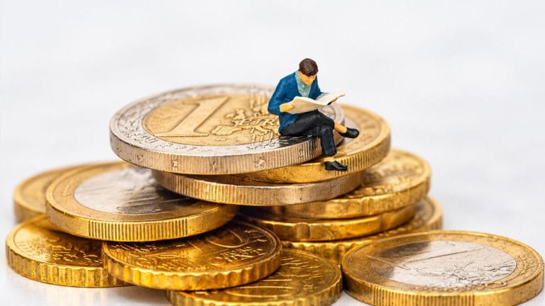 Leconomie francaise montre des signes de faiblesse pourquoi les mauvaises nouvelles saccumulent
